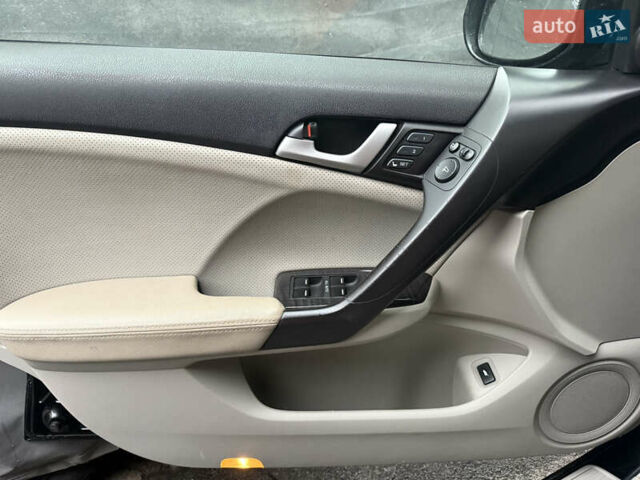 Чорний Хонда Аккорд, об'ємом двигуна 2.2 л та пробігом 300 тис. км за 8700 $, фото 13 на Automoto.ua