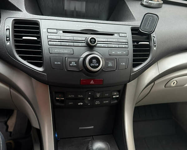 Чорний Хонда Аккорд, об'ємом двигуна 2.2 л та пробігом 300 тис. км за 8700 $, фото 9 на Automoto.ua