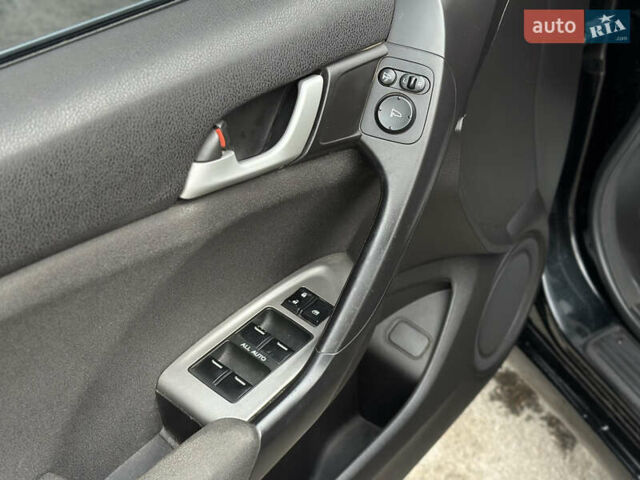 Черный Хонда Аккорд, объемом двигателя 2.2 л и пробегом 175 тыс. км за 10200 $, фото 19 на Automoto.ua