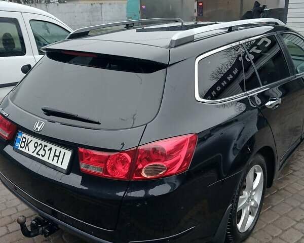 Черный Хонда Аккорд, объемом двигателя 2.2 л и пробегом 206 тыс. км за 9800 $, фото 6 на Automoto.ua