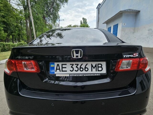 Черный Хонда Аккорд, объемом двигателя 2.4 л и пробегом 197 тыс. км за 12950 $, фото 1 на Automoto.ua