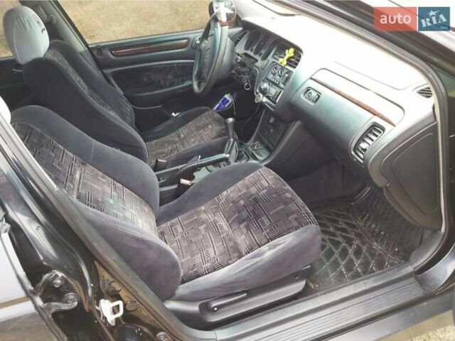 Черный Хонда Аккорд, объемом двигателя 1.6 л и пробегом 385 тыс. км за 3000 $, фото 8 на Automoto.ua