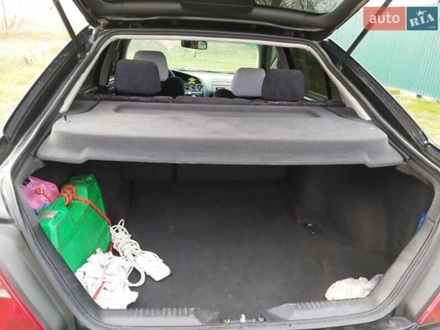 Черный Хонда Аккорд, объемом двигателя 1.6 л и пробегом 385 тыс. км за 3000 $, фото 6 на Automoto.ua