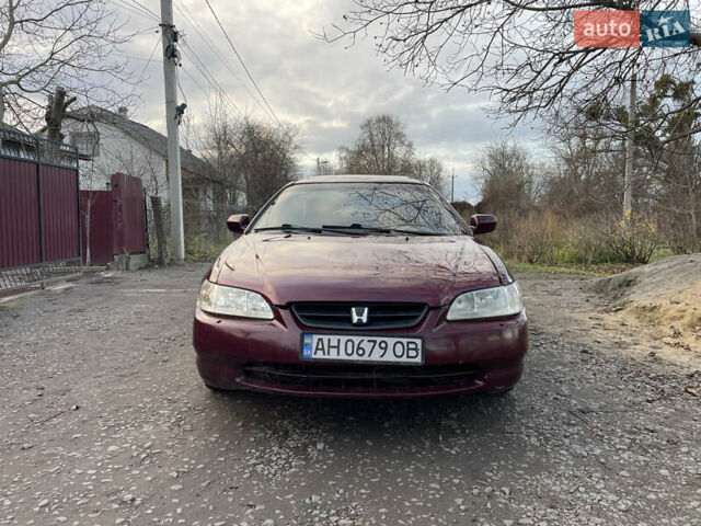 Фиолетовый Хонда Аккорд, объемом двигателя 2 л и пробегом 442 тыс. км за 1400 $, фото 1 на Automoto.ua
