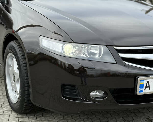 Коричневый Хонда Аккорд, объемом двигателя 2.4 л и пробегом 325 тыс. км за 5999 $, фото 3 на Automoto.ua