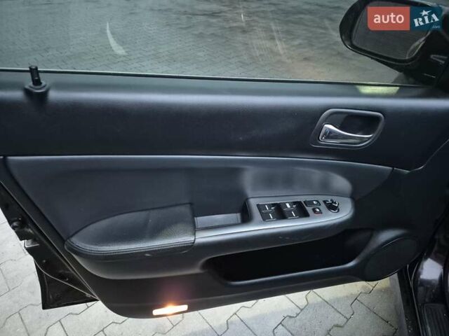 Коричневый Хонда Аккорд, объемом двигателя 2.4 л и пробегом 210 тыс. км за 5999 $, фото 16 на Automoto.ua