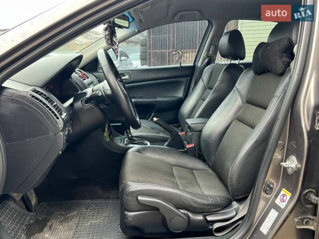 Коричневый Хонда Аккорд, объемом двигателя 2 л и пробегом 276 тыс. км за 6990 $, фото 9 на Automoto.ua