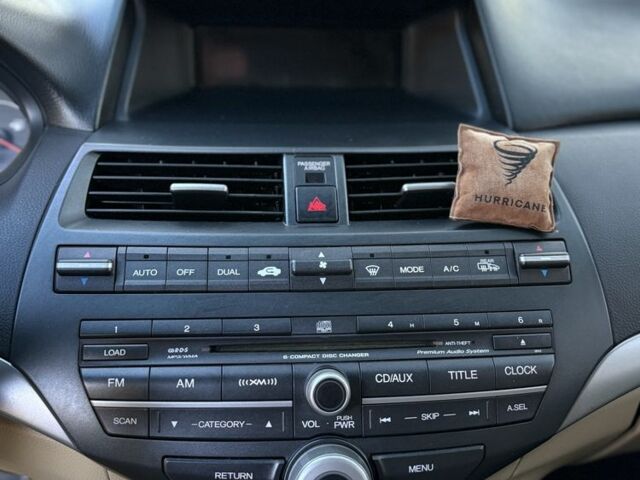 Красный Хонда Аккорд, объемом двигателя 3.5 л и пробегом 240 тыс. км за 8000 $, фото 17 на Automoto.ua