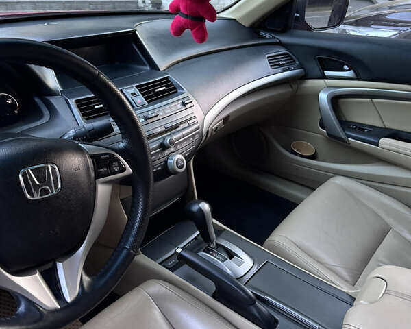 Червоний Хонда Аккорд, об'ємом двигуна 3.49 л та пробігом 245 тис. км за 7500 $, фото 9 на Automoto.ua
