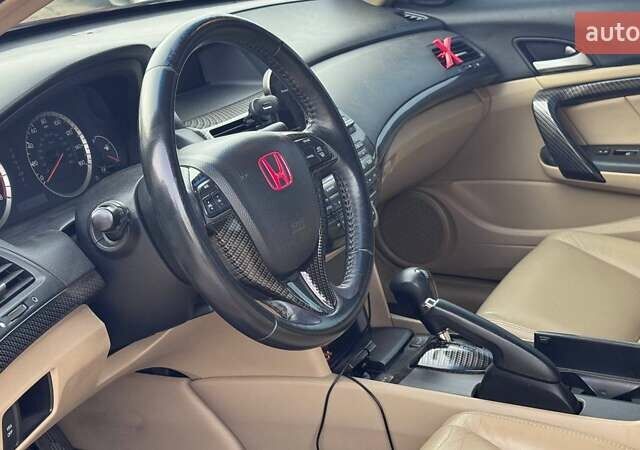 Красный Хонда Аккорд, объемом двигателя 3.5 л и пробегом 187 тыс. км за 7999 $, фото 13 на Automoto.ua