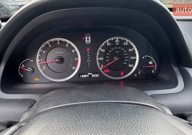 Красный Хонда Аккорд, объемом двигателя 3.5 л и пробегом 187 тыс. км за 7999 $, фото 16 на Automoto.ua