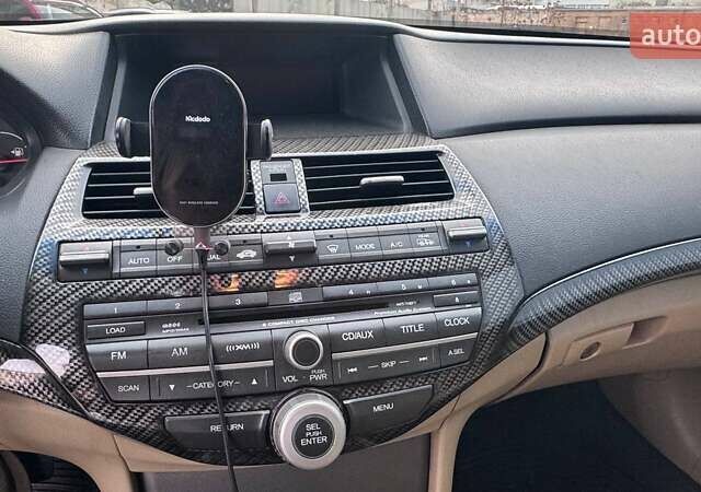 Красный Хонда Аккорд, объемом двигателя 3.5 л и пробегом 187 тыс. км за 7999 $, фото 17 на Automoto.ua