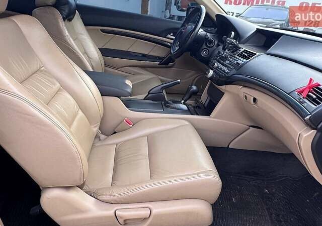 Красный Хонда Аккорд, объемом двигателя 3.5 л и пробегом 187 тыс. км за 7999 $, фото 20 на Automoto.ua