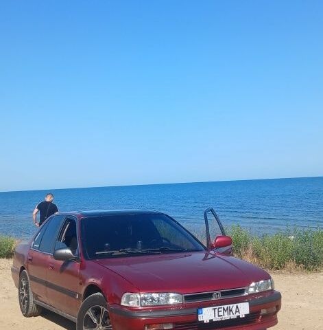 Красный Хонда Аккорд, объемом двигателя 2.2 л и пробегом 330 тыс. км за 600 $, фото 8 на Automoto.ua