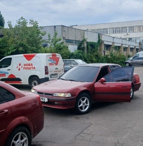 Красный Хонда Аккорд, объемом двигателя 2.2 л и пробегом 330 тыс. км за 600 $, фото 3 на Automoto.ua