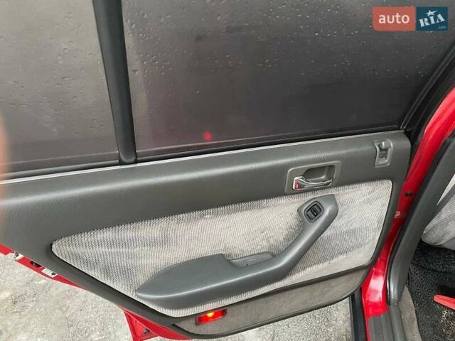 Красный Хонда Аккорд, объемом двигателя 2 л и пробегом 130 тыс. км за 2800 $, фото 5 на Automoto.ua