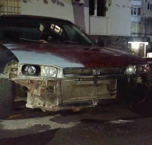 Красный Хонда Аккорд, объемом двигателя 2.2 л и пробегом 400 тыс. км за 1800 $, фото 2 на Automoto.ua