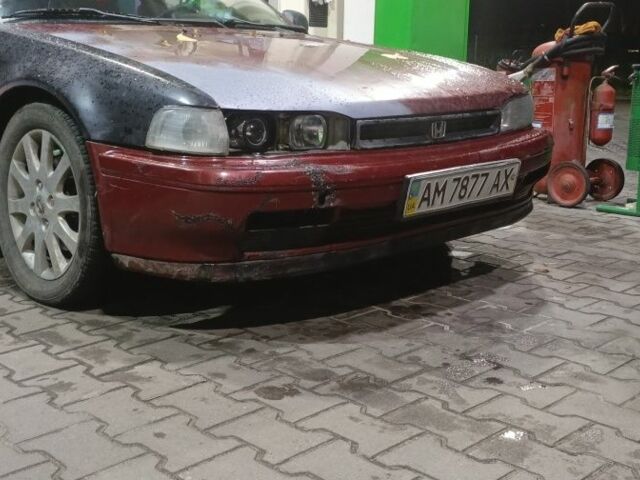 Красный Хонда Аккорд, объемом двигателя 2.2 л и пробегом 400 тыс. км за 1800 $, фото 1 на Automoto.ua