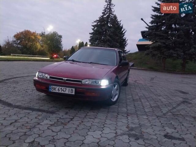 Красный Хонда Аккорд, объемом двигателя 2 л и пробегом 340 тыс. км за 2500 $, фото 3 на Automoto.ua