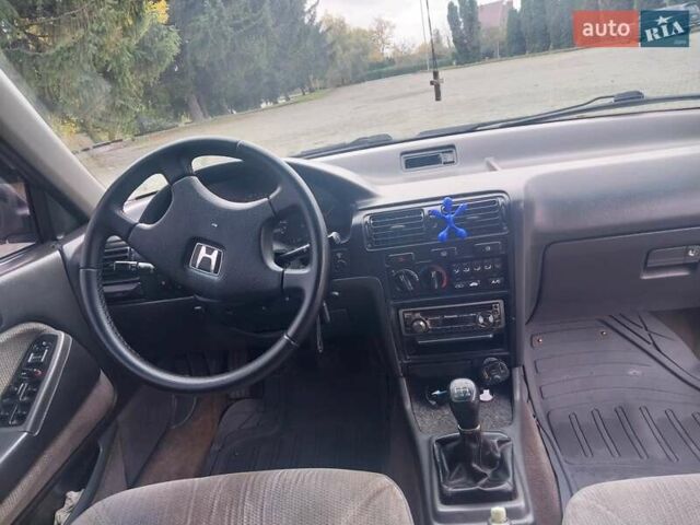 Красный Хонда Аккорд, объемом двигателя 2 л и пробегом 340 тыс. км за 2500 $, фото 39 на Automoto.ua