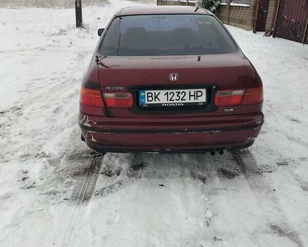 Красный Хонда Аккорд, объемом двигателя 2 л и пробегом 500 тыс. км за 2400 $, фото 5 на Automoto.ua
