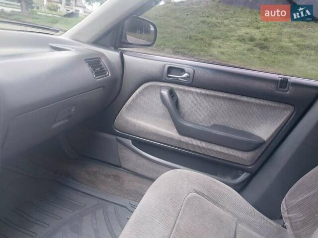 Красный Хонда Аккорд, объемом двигателя 2 л и пробегом 340 тыс. км за 2500 $, фото 15 на Automoto.ua