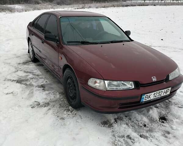 Красный Хонда Аккорд, объемом двигателя 2 л и пробегом 500 тыс. км за 2400 $, фото 2 на Automoto.ua