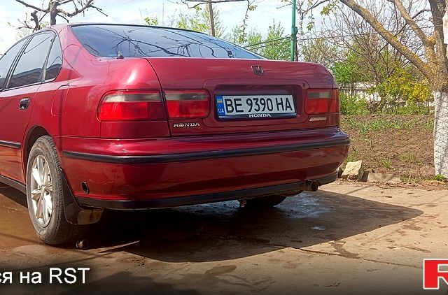 Красный Хонда Аккорд, объемом двигателя 2 л и пробегом 250 тыс. км за 3500 $, фото 2 на Automoto.ua
