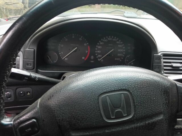 Красный Хонда Аккорд, объемом двигателя 2 л и пробегом 370 тыс. км за 2000 $, фото 1 на Automoto.ua