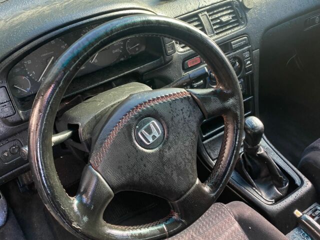 Красный Хонда Аккорд, объемом двигателя 0 л и пробегом 237 тыс. км за 1250 $, фото 5 на Automoto.ua