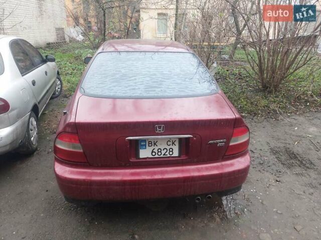 Красный Хонда Аккорд, объемом двигателя 2.68 л и пробегом 160 тыс. км за 1600 $, фото 10 на Automoto.ua