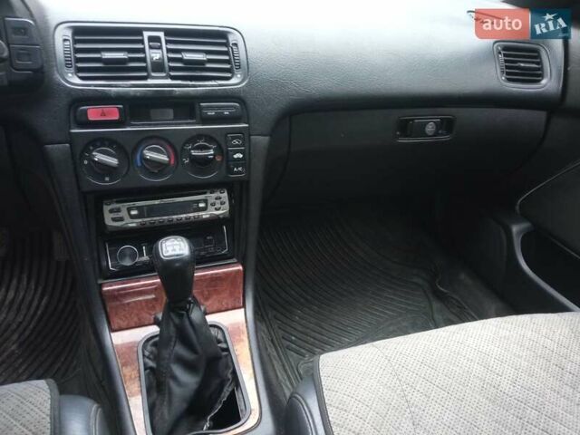 Красный Хонда Аккорд, объемом двигателя 2 л и пробегом 370 тыс. км за 2000 $, фото 1 на Automoto.ua