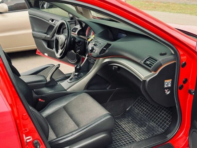 Красный Хонда Аккорд, объемом двигателя 2.4 л и пробегом 146 тыс. км за 8800 $, фото 10 на Automoto.ua