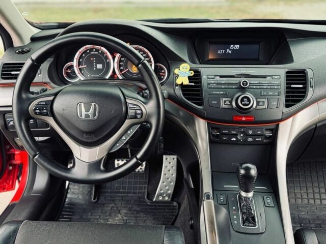 Красный Хонда Аккорд, объемом двигателя 2.4 л и пробегом 146 тыс. км за 8800 $, фото 15 на Automoto.ua