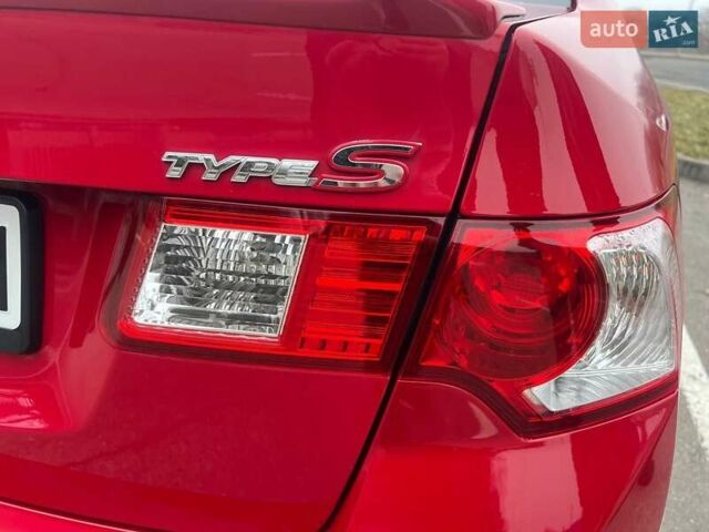 Красный Хонда Аккорд, объемом двигателя 2.4 л и пробегом 218 тыс. км за 9300 $, фото 1 на Automoto.ua