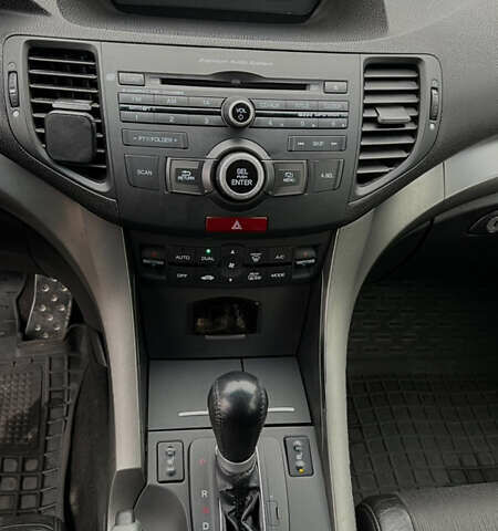 Красный Хонда Аккорд, объемом двигателя 2.4 л и пробегом 262 тыс. км за 8200 $, фото 17 на Automoto.ua