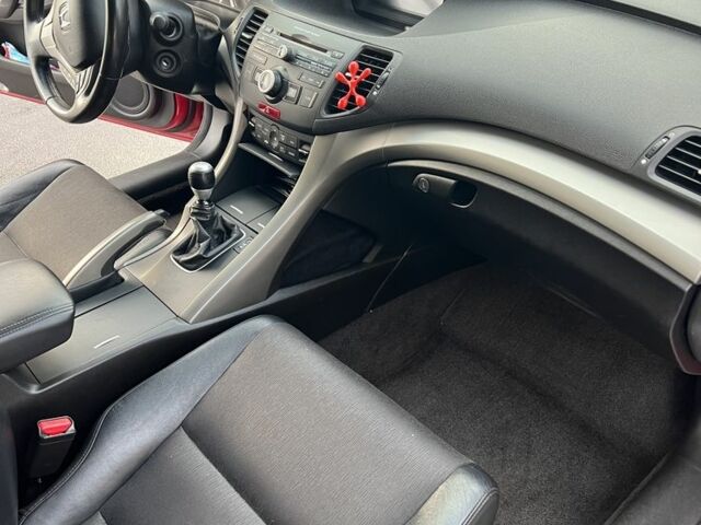 Червоний Хонда Аккорд, об'ємом двигуна 2.4 л та пробігом 132 тис. км за 9200 $, фото 4 на Automoto.ua