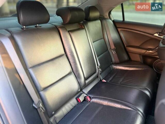 Червоний Хонда Аккорд, об'ємом двигуна 2 л та пробігом 140 тис. км за 11999 $, фото 17 на Automoto.ua