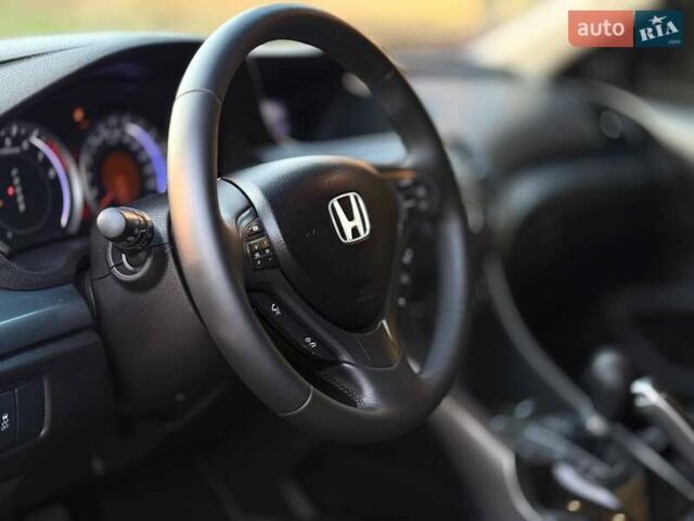 Червоний Хонда Аккорд, об'ємом двигуна 2 л та пробігом 140 тис. км за 11999 $, фото 21 на Automoto.ua