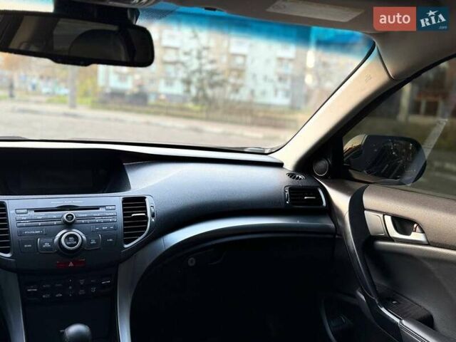 Червоний Хонда Аккорд, об'ємом двигуна 2 л та пробігом 140 тис. км за 11999 $, фото 20 на Automoto.ua