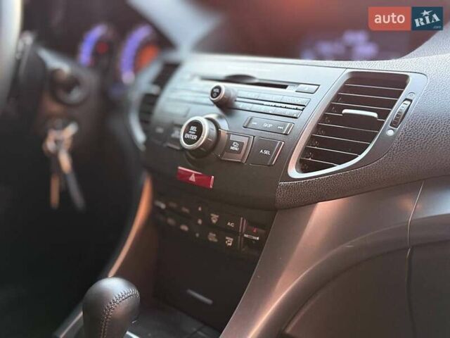 Червоний Хонда Аккорд, об'ємом двигуна 2 л та пробігом 140 тис. км за 11999 $, фото 25 на Automoto.ua