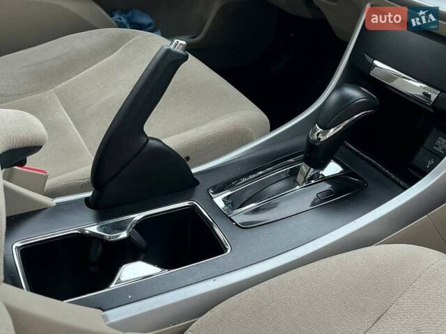 Красный Хонда Аккорд, объемом двигателя 2.4 л и пробегом 224 тыс. км за 9990 $, фото 4 на Automoto.ua