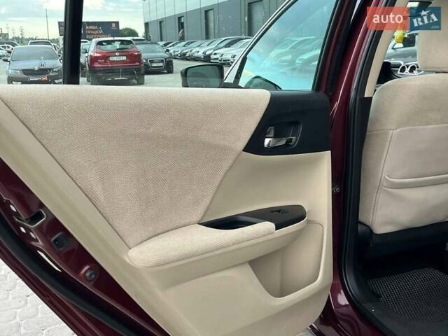 Красный Хонда Аккорд, объемом двигателя 2.4 л и пробегом 224 тыс. км за 9990 $, фото 14 на Automoto.ua