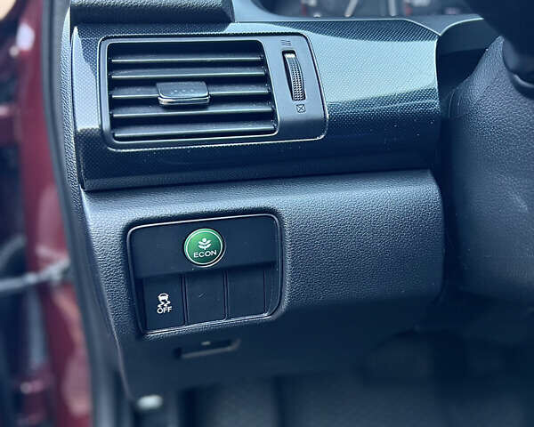 Красный Хонда Аккорд, объемом двигателя 2.4 л и пробегом 205 тыс. км за 12200 $, фото 27 на Automoto.ua