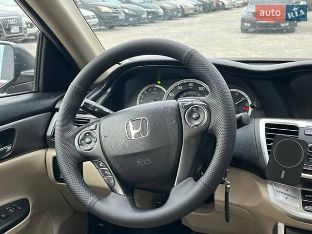 Красный Хонда Аккорд, объемом двигателя 2.4 л и пробегом 224 тыс. км за 9990 $, фото 12 на Automoto.ua