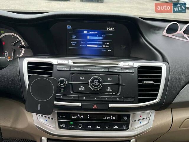 Красный Хонда Аккорд, объемом двигателя 2.4 л и пробегом 224 тыс. км за 9990 $, фото 19 на Automoto.ua