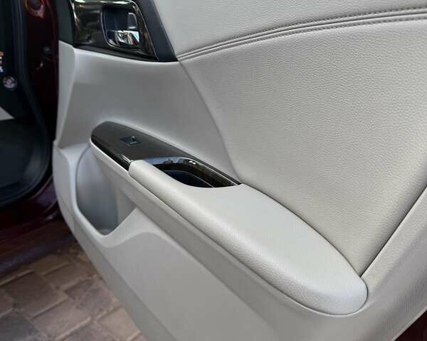 Красный Хонда Аккорд, объемом двигателя 3.5 л и пробегом 208 тыс. км за 16700 $, фото 18 на Automoto.ua