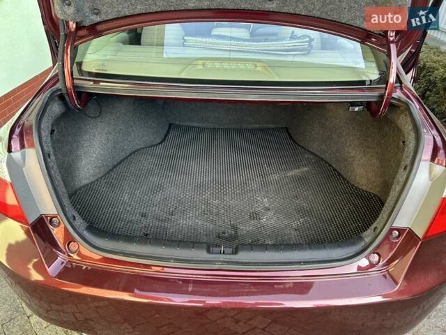 Красный Хонда Аккорд, объемом двигателя 2.36 л и пробегом 222 тыс. км за 9000 $, фото 4 на Automoto.ua