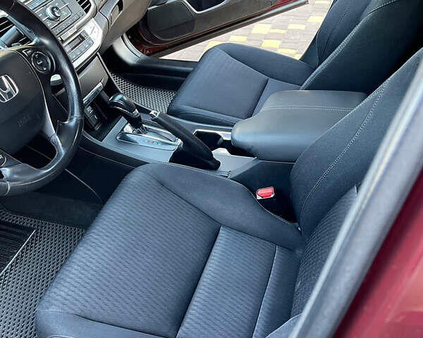 Красный Хонда Аккорд, объемом двигателя 2.4 л и пробегом 205 тыс. км за 12200 $, фото 22 на Automoto.ua