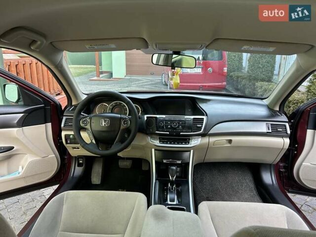 Красный Хонда Аккорд, объемом двигателя 2.36 л и пробегом 222 тыс. км за 9000 $, фото 5 на Automoto.ua